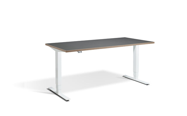 1600mm wide desks